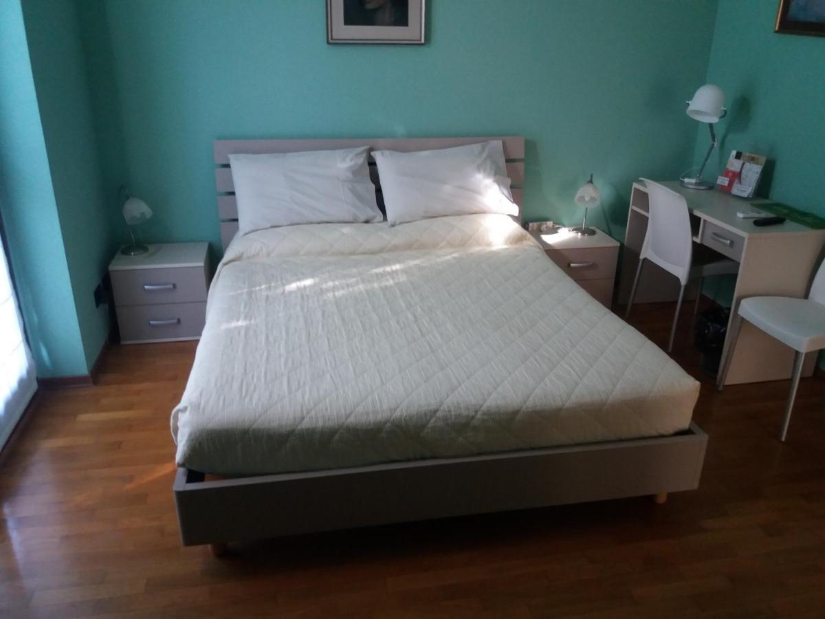 I Pini B&B Castagnito Eksteriør billede